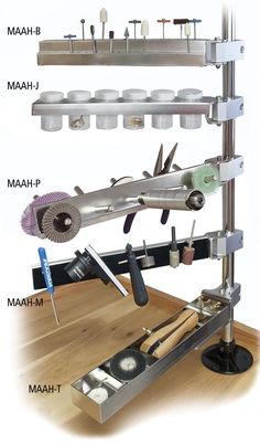 the parts of a sewing machine are labeled