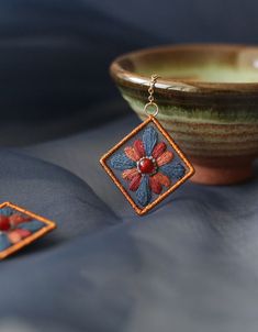 DIY Embroidery Earrings Gift (Including DIY materials) — Obiono Diy Embroidery Earrings, Diy Earrings Materials, Textile Earrings, Diy Earrings Easy, Diy Bead Embroidery, Silk Thread Jewelry, Fiber Jewelry