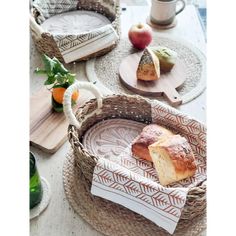 Bread Warmer & Basket - Flower - EcofiedHome Bread Warmer, Kitchen Dining Living, Seagrass Basket, Dry Well, Owl Design, Cloth Napkin, Bread Basket, Fresh Bread, Cute Flower