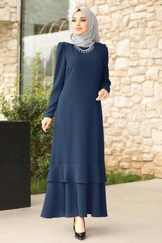 Evening Dress Navy Blue Hijab Evening Dress 3763L Beautiful Gown Designs, Dress Muslim Modern, Blue Hijab, Modest Evening Dress, Muslimah Outfit, Hijab Designs, Muslim Women Fashion, Islamic Dress, Muslim Fashion Dress