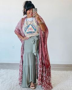 Women's Clothing Store (@mindymaesmarket) • Instagram photos and videos Gypsycore Fashion Plus Size, Midsize Boho Outfits, Therapist Attire, Therapist Fashion, Concert Outfit Ideas 2023, Plus Size Concert Outfit Ideas, Plus Size Boho Fashion, Boho Chic Plus Size, Plus Size Concert Outfit