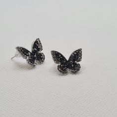 Brand New Butterfly Stud Earrings Are So Sparkly And Fun To Have In Your Collection. Shuffle Outfit, Coach Earrings, Large Pearl Earrings, Prom Nail, Butterfly Earring, Butterfly Stud Earrings, Multicolor Earrings, Butterfly Earrings Stud, Loop Earrings