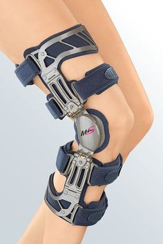 the knee brace is designed to help stabilizers and adjusts their foot, while protecting them from injury