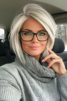 45+ Stunning Short Hairstyles for Women Over 50 with Glasses in 2024 – CreativeBooster Κούρεμα Bob, Silver Blonde Hair, Short Silver Hair, Gorgeous Gray Hair, Hairstyles With Glasses, Silver Blonde, Haircuts For Medium Hair, Short Hair Haircuts, Women Over 50