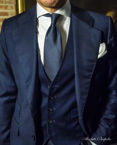 Bespoke Suits, Winter Typ, Neil Armstrong, Mens Fashion Classic, Dress Guide, Navy Suit, Sharp Dressed Man, Men's Suit