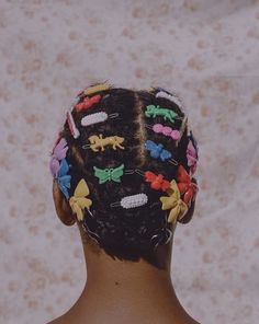 Hair Clips 90s, Wow Photo, Hair Afro, Vogue India, Colorful Hair, Afro Punk, Grunge Hair