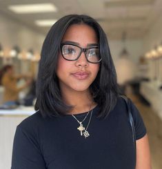 Feathered Long Bob and Glasses Short Haircuts Layers For Women, Shirt Haircut With Bangs, Bob W Layers, Haircuts For Pointy Chin, Haircuts For Wide Shoulders, Should Length Haircut, Short Haircut Long Layers, Layered Bob Hairstyles Shoulder Length Black Women, Thick Haircuts Short