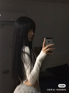 Black Hair Bangs, Black Hair Aesthetic, Girls With Black Hair, 사진 촬영 포즈, Foto Poses, Long Black Hair, Foto Ideas Instagram, Pale Skin, Cute Selfie Ideas