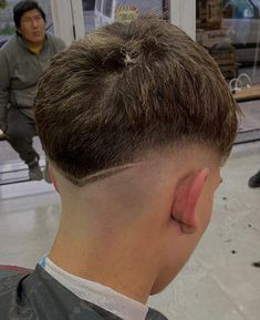 Mid Fade Haircut Men Undercut, Mid V Fade, Mid Fade V Cut, V Haircut Men, Low Fade Corto, V Drop Fade, Quiff Mid Fade