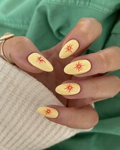 Summer Yellow Nails, Sun Nails, Summery Nails, Summer Yellow, Cute Gel Nails, Nails 2024, Short Nail Designs, Yellow Nails