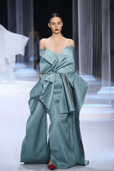 Runway Moments, Fashion Catwalk, Couture 2015, Best Gowns, Haute Couture Details, Chinese Fashion, Couture Details, Couture Week, Themed Outfits