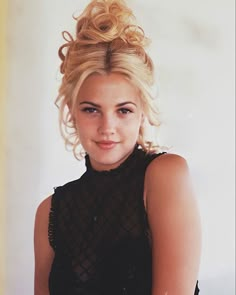 2000s Hair, 2000s Hairstyles, Pin Up Curls, Curly Updo, Curly Hair Updo, 90s Hairstyles, Drew Barrymore, Formal Hairstyles, Aesthetic Hair