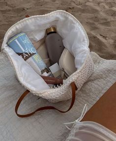 Beach Bags Aesthetic, Beach Bag Aesthetic, Bag Contents, Beach Therapy, Teen Summer, Bag Aesthetic, Insta Pics, Body Workout Plan, Bags Aesthetic