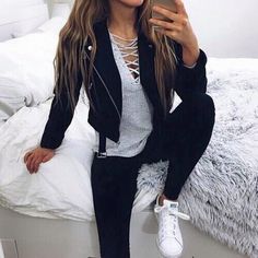 leggins+ cuero Fall Outfits For School, Cute Outfits With Jeans, Stil Boho, Outfit Jeans, 가을 패션, Looks Style, Mode Inspiration, College Outfits, Fall Winter Outfits