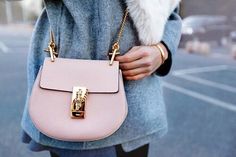 What color #Lukluks would you pair with this gorgeous bag ?! #luxurybag #luxurystyle #luxurylife Pink Bags Outfit, Western Leather Handbags, Chloé Bag, Chloe Drew Bag, Dream Bags, Color Board, Posh Style, Chloe Handbags, Pretty Bags