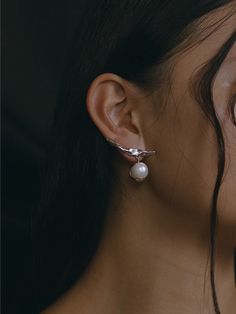 POMME TWIST Faris Jewelry, Chemical Reaction, Dope Jewelry, The Ear, Jewelry Inspo, Wedding Earrings, Cute Jewelry, Pearl Jewelry, Plastic Bag