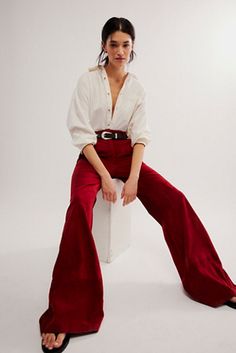 Red Flare Pants Outfit, Dream Pants, Red Leather Pants, Christmas Attire, Leather Pants Outfit, Red Flare, Burgundy Fashion, Trendy Pants, Fall Pants