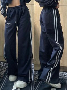 Y2k Joggers, Wide Leg Track Pants, Oversized Sweatpants, Sweatpants Women, Oversized Streetwear, Trouser Outfits, Baggy Pants, Jogger Sweatpants, Womens Sweatpants