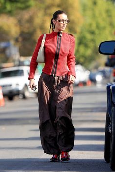 Parachute Pants Outfit, Fits Inspo, Vogue Uk, Celebrity Street Style, Baggy Pants