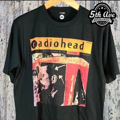 #radiohead #englishrockband #tee #rocktee #bandtee #tshirt #band #rock #rockband #streetwear #vintagereprint Old Band Tshirts, Before I Let Go, Vintage Band Shirts, Purple Flash, Grunge Fits, Things I Want For Christmas, Rock Band Tees, Movie Cartoon