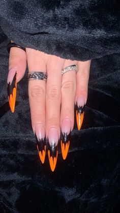 Bat Nails Designs, Bat French Tip Nails, Lilith Nails, Halloween Bat Nails, Halloween Nail Ideas, Bat Nails, Cartoon Nails, Holloween Nails, Nail Tek