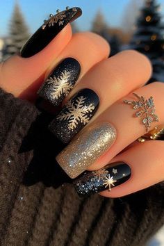 Nails Short And Simple, Fun French Tips, Black Christmas Nails, Black Gold Nails, Christmas Merry And Bright, Elegant Goth, Black Nails With Glitter, Elegant Manicure, Glitter Accent Nails