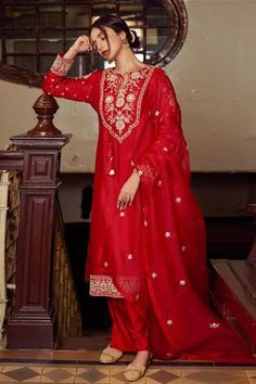 Shop for Stotram Embroidered Kurta Set for Women Online at Aza Fashions Dress Material Designs, Pak Suits, Ootd Indian, Red Salwar Suit, Roka Ceremony, Silk Dress Design, Designer Sharara, Plazzo Suits, Patiala Salwar Suits