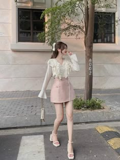 Coquette Outfit Korean, Couqutte Aesthetic Outfits, Girly Fashion Classy, Couqutte Outfit Ideas, Semi Formal Mujer, Cute Outfits Ideas, Cute Feminine Outfits, Korean Preppy