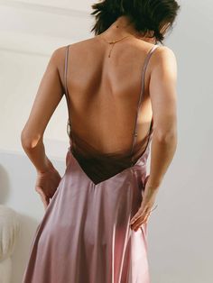 Open Back Satin Long Dress Satin Long Dress, Jeans Overall, Satin Dress Long, Jeans Cargo, Maxi Robes, Open Back Dresses, Satin Maxi, Yoga Shorts, Denim Jumpsuit