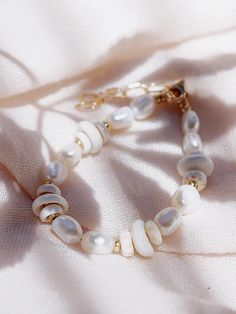 Gold Bracelet - Gold Puka Shell Pearl Bracelet - Maka - ke aloha jewelry Hawaii Lei, Tranquil Nature, Seashell Bracelet, Gold Pearl Bracelet, Hawaii Jewelry, Puka Shell, Gold Armband, Shell Bracelet, White Freshwater Pearl