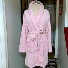 Title Says It All This Oh So Very Luxe Bathrobe Is New Without Tags Attached. Was Received And Never Worn. Clean Through And Through. Plush And Oh So Soft. Very Soft Pink. Perfect Lounge Robe. Size L/Xl Look At All Of The Pics. This Robe Is Machine Washable Self Care Gifts, Lounge Robes, Large Bath, Animal Jokes, Laura Ashley, Soft Pink, Bath And Body, Extra Large, Lounge