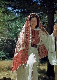 Palestinian Jordanian Dress, Traditional Attires, Folk Dresses, Arab Fashion, Grunge Girl, Traditional Fashion, Folk Costume, Traditional Clothing, Embroidery Dress