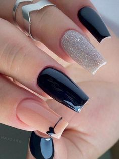 Spring House, Nails Yellow, Fancy Nails Designs, Silver Nail, Nails Diy, Diy Spring, Classy Nails, Pale Skin