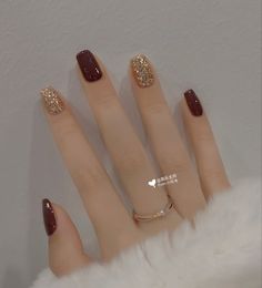 Garnet And Gold Nails, Nailart Simple Elegant, Gelish Inspo, Nail Art Simple Elegant Natural, Elegant Manicure Designs, Ringing In The New Year, Beauty Hacks Nails, Milky Nails