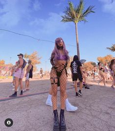 Soft Rave Outfit, Rave Pose Ideas, Pokemon Rave Outfit, Dreamstate Rave Outfit, Rave Pictures Ideas, Sanrio Rave Outfit, Rave Pics, Edm Outfits Rave, Rave Essentials