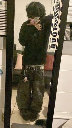 Emo Guys Aesthetic Outfit, Man Manipulator Outfits, Jorts Mens Outfits 2000s, Emo Fashion Male, Drainer Boy Outfits, Skater Fits Men, Male Manipulator Outfits Women, Alt Boy Style, Grudge Boys