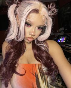 Hairstyles For Wigs Half Up, Jellyfish Haircut Black Woman, Hip Tattoo Ideas Female, Dyed Hair Aesthetic, Two Tone Pink Hair, Dyed Curly Hair Ideas, Unique Hair Styles, Y2k Hairstyles, Stronger Hair