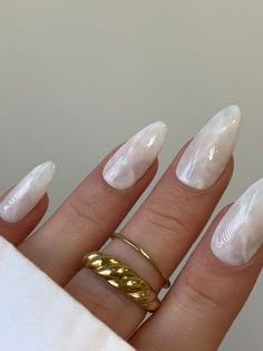 White Oval Nails With Designs, Summer Wedding Nails Guest, Milky White Marble Nails, Matt Press, Best Wedding Nails, Nails For Wedding, White Summer Nails, Nail 2023, Shape Nails