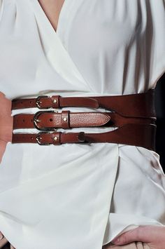 Fashion Belts, Equestrian Outfits, Equestrian Style, Leather Belts, Milan Fashion, Fashion Week Spring, Leather Accessories, Milan Fashion Week, Corsets