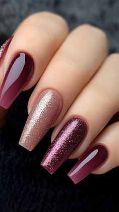 Fall Nails 2024 Coffin Shape, Plum Nails Design, Dark Pink Fall Nails, Fall Maroon Nails Design, Autumn Nail Inspiration, Natural Nails Inspiration, Autumn Nails Coffin, Dark Fall Nails Designs, Fall Winter Nails