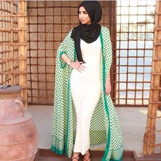 Dress White Hijab, Latest Abaya Designs, Hijab Gown, White Hijab, Mode Kimono, Hijab Fashionista, Abaya Style, Mode Abaya, Hijabi Style