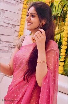 rahasya-gorakhd Plane Saree, Nature Hd Wallpaper, Movie Pictures, Simple Saree Designs, Fancy Sarees Party Wear, Nature Hd, Long Dress Design, Saree Designs Party Wear, Saree Photoshoot