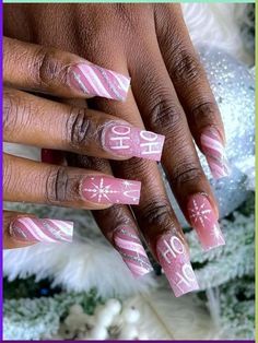 Square Acrylic Nails Short Christmas, Y2k Christmas Nails Short, Short Acrylic Nails Winter Designs, Christmas Themed Nails Acrylic Short, Black And Pink Christmas Nails, Pink Short Christmas Nails, Pink And Red Holiday Nails, Christmas Nail Sets Short