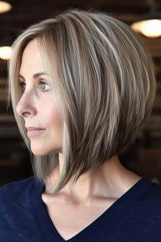 If you prefer something stylish, go for the sleek angled bob. This short hairstyle features an angle that adds a modern twist to the classic bob cut. Click here to check out more elegant short hairstyles for women over 50. Sharp Bob Hairstyles, Medium Length Haircut For Fine Hair Round Face, Medium Angled Bob Hairstyles, Aline Haircut, Modern Pixie, Angled Bob Hairstyles, Inverted Bob Hairstyles