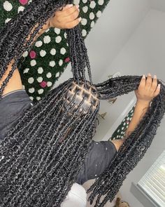 Baddie Locs Hairstyles, Medium Faux Locs, Medium Soft Locs, Braids Ideas, Butterfly Locs