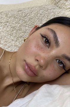 Maquillaje Glowy, No Make Up Make Up Look, Membentuk Alis, Smink Inspiration, Makijaż Smokey Eye, Cute Makeup Looks, Clean Makeup, Glowy Makeup, Natural Makeup Looks