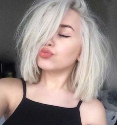 Chic Bob, Short Hair Styles For Round Faces, Platinum Blonde Hair, Short Hairstyle, Short Blonde Hair, Hairstyles For Round Faces, Short Bob Hairstyles, Natural Hair Color