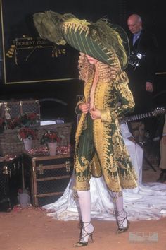 Dior 1998, Archival Fashion, 1998 Couture, Christian Dior John Galliano, Fashion Brenda, Kirsty Hume, Galliano Dior, Dior Collection, Runway Fashion Couture