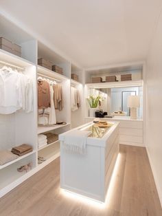 Whether it’s a Kondo-influenced need to create order, or celebrities showing off their luxury closets, wardrobes are big news. A Walk In Closet, Design Ložnic, Dream Closet Design, Walk In Closet Design, Luxury Closets Design, Bedroom Closet Design, Dream House Rooms, Dream Room Inspiration, Dream House Interior