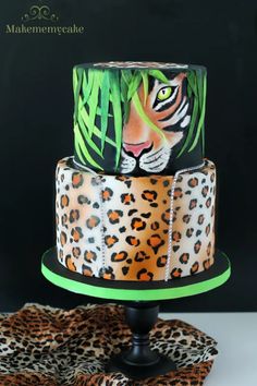 the cake is decorated with an image of a tiger